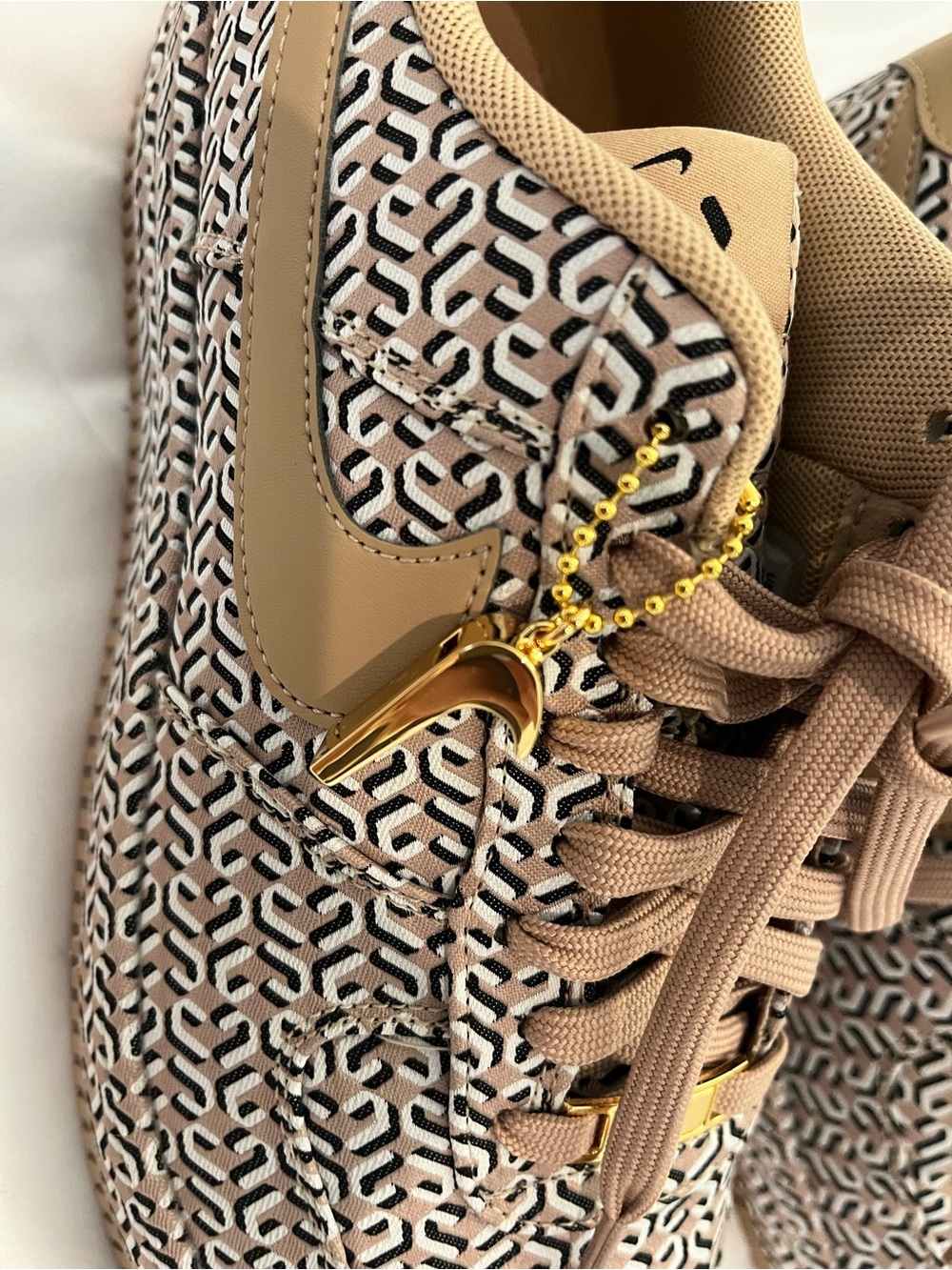 Nike Tan and Black Patterned Air Force 1 Low Sneakers United in Victory - Picture 5 of 8